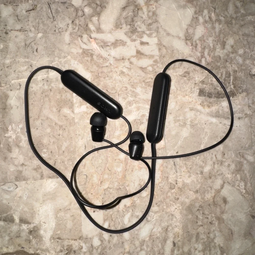 Sony WI-C100 Wireless Sport Neckband in-Ear Bluetooth Earbuds WIC100 - BLACK